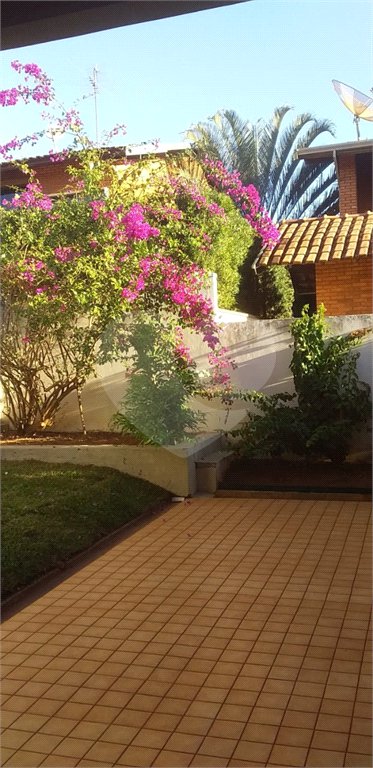Casa à venda com 3 quartos, sendo 1 suíte, em Jardim Zavanella, Araraquara, SP