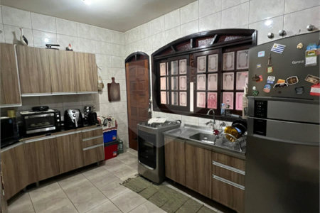 Casa à venda com 4 quartos, sendo 1 suíte,  em Jardim Ponte Grande, Mogi das Cruzes, SP