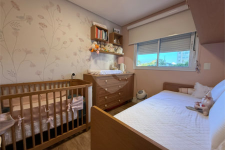 Apartamento à venda com 2 quartos, sendo 1 suíte,  em Jardim Leonor Mendes de Barros, São Paulo, SP