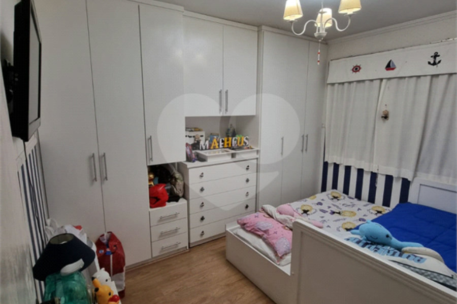 Casa à venda com 3 quartos, sendo 1 suíte, no condomínio Res Azaléias, São Paulo - SP