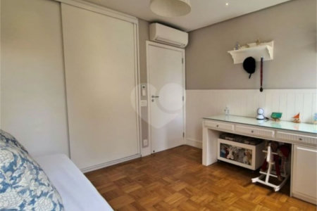 Apartamento à venda com 3 quartos, sendo 1 suíte, em Vila Uberabinha, São Paulo, SP