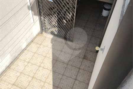 Sobrado à venda com 5 quartos, sendo 1 suíte,  em Vila Bela Vista, Suzano, SP