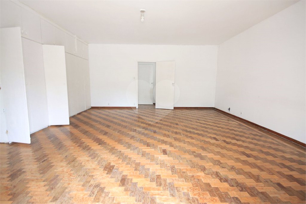 Sobrado à venda com 4 quartos, sendo 2 suítes,  em Alto da Boa Vista, São Paulo, SP