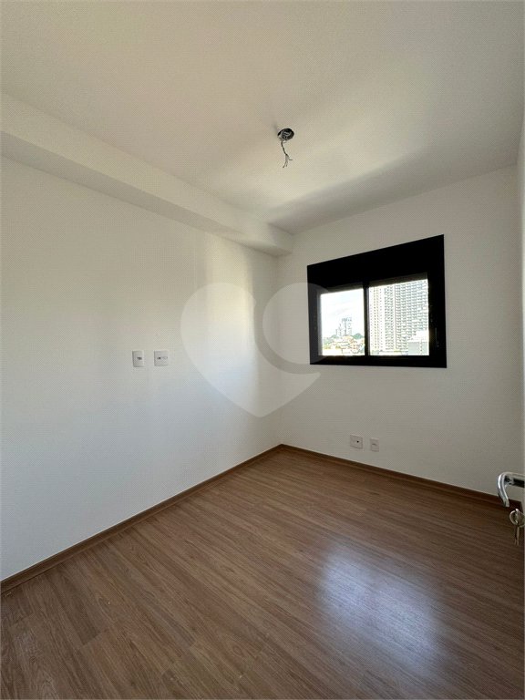 Flat à venda com 2 quartos em Vila Firmiano Pinto, São Paulo, SP