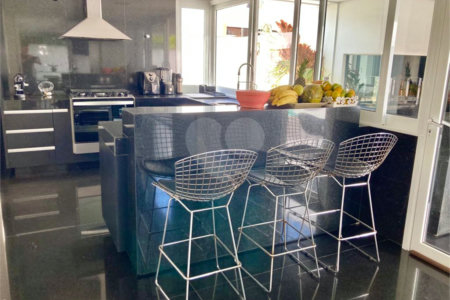 Casa à venda com 3 suítes em Anhangabaú, Jundiaí, SP
