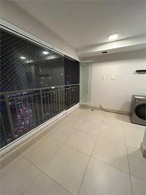 Apartamento à venda com 3 quartos, sendo 1 suíte,  em Vila Andrade, São Paulo, SP