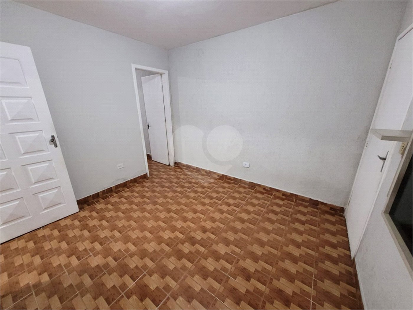 Sobrado à venda com 4 quartos em Vila Jurema, Ferraz de Vasconcelos, SP