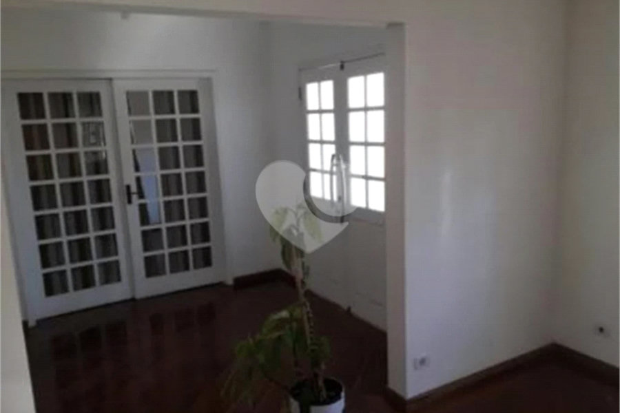 Casa à venda com 4 suítes no condomínio Suíça da Cantareira, Mairiporã - SP