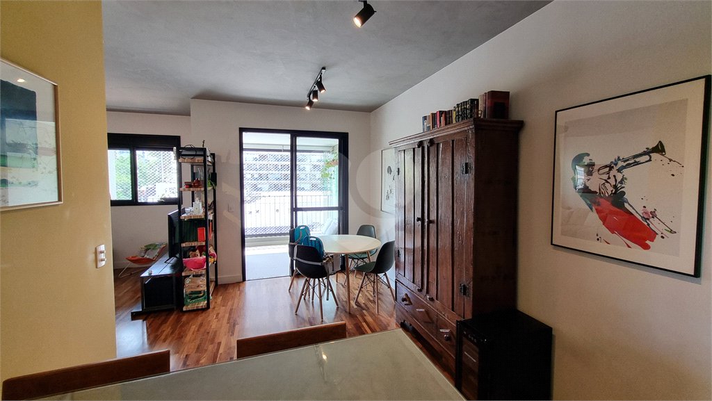 Apartamento à venda com 2 quartos, sendo 1 suíte, em Pinheiros, São Paulo, SP