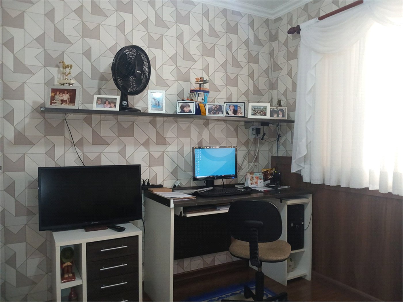 Casa à venda com 3 quartos, sendo 1 suíte,  em Esplanada Mendes Moraes, São Roque, SP