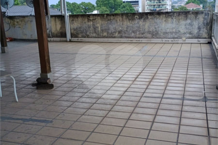 Casa à venda com 5 quartos, sendo 1 suíte, em Bangu, Rio de Janeiro, RJ