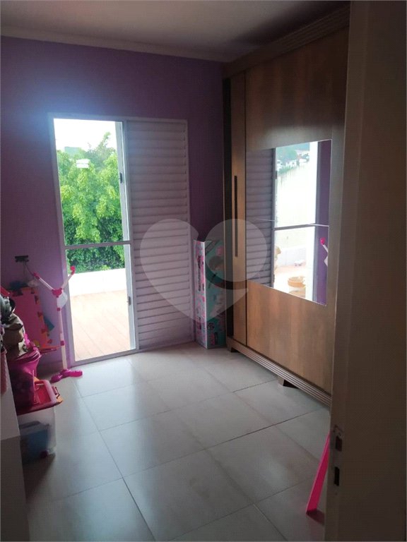 Casa à venda com 3 quartos, sendo 1 suíte,  no condomínio Village St. Louis, São Paulo - SP