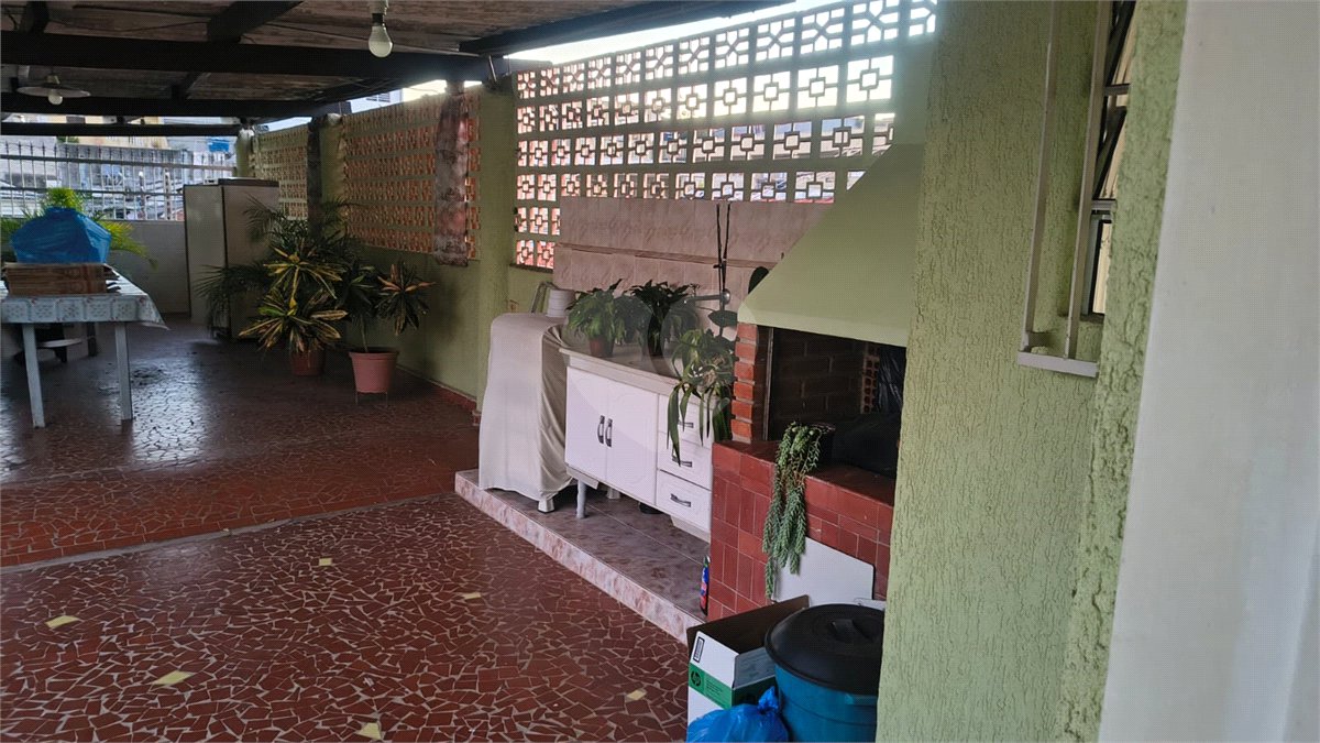 Terreno à venda com 6 quartos em Parque Peruche, São Paulo, SP