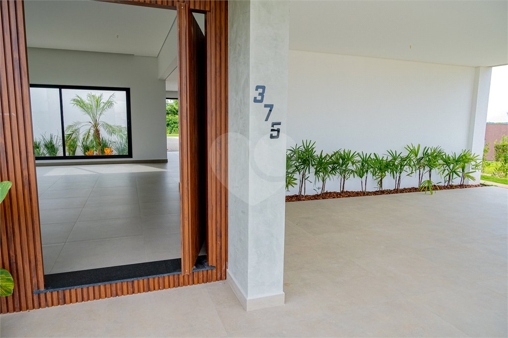 Casa à venda com 3 suítes no condomínio Village Saint Charbel, Araçoiaba da Serra - SP