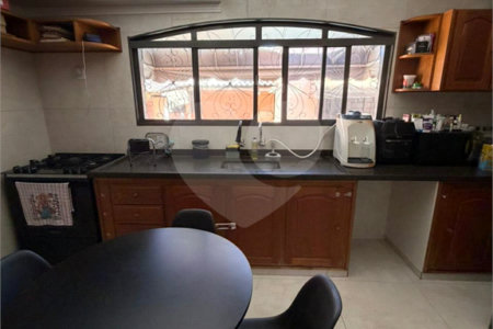 Sobrado à venda com 4 quartos, sendo 1 suíte,  em Jardim Santa Rosa, Araraquara, SP
