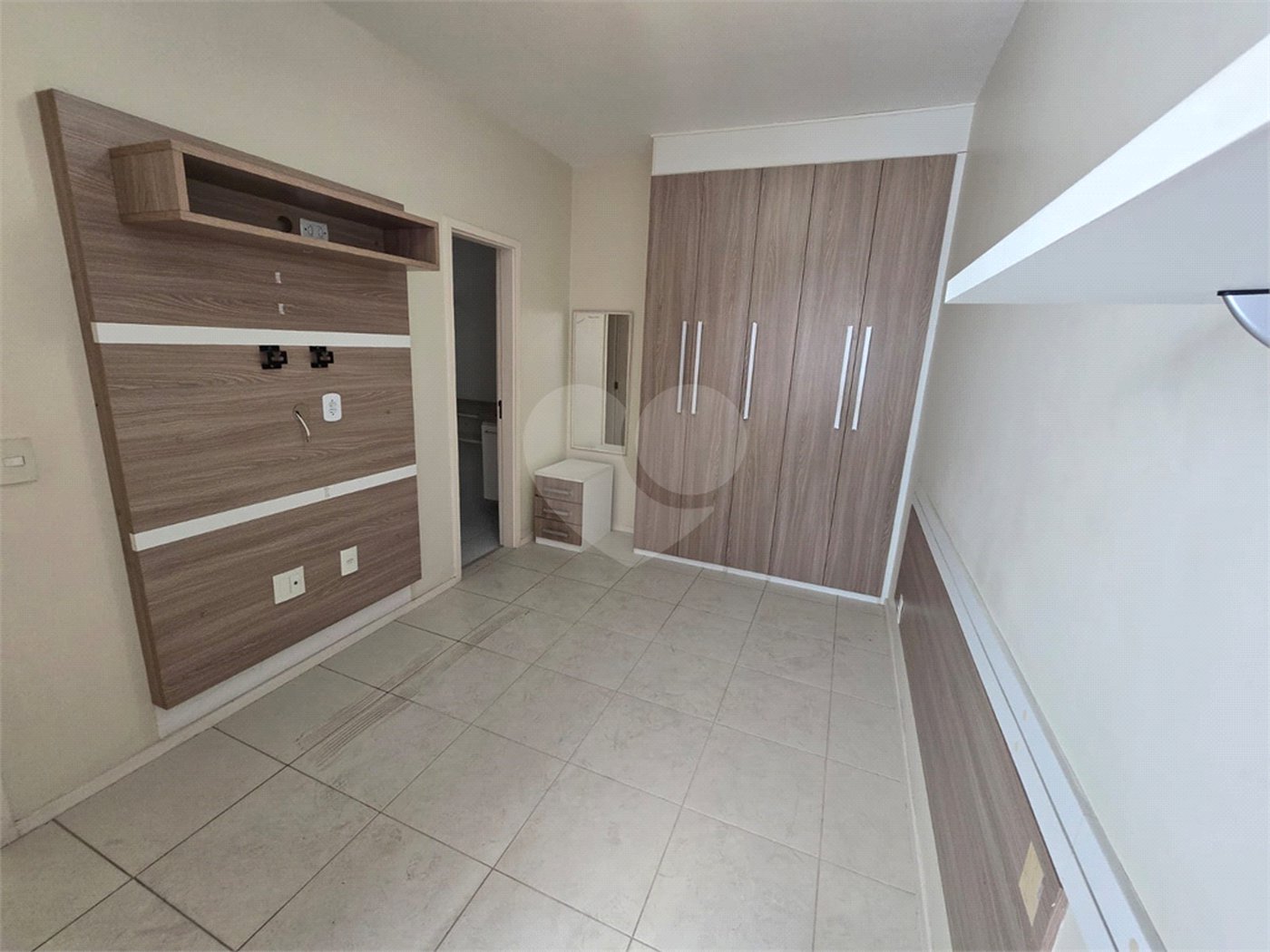 Apartamento para alugar com 2 quartos, sendo 1 suíte, em Parque Riviera, Cabo Frio, RJ