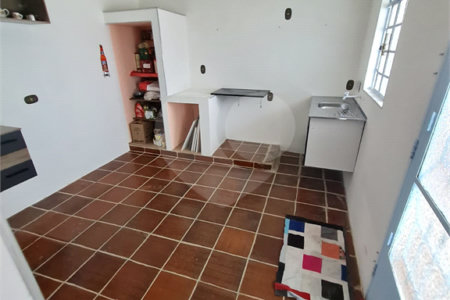 Casa à venda com 6 quartos em Vila dos Remédios, São Paulo, SP