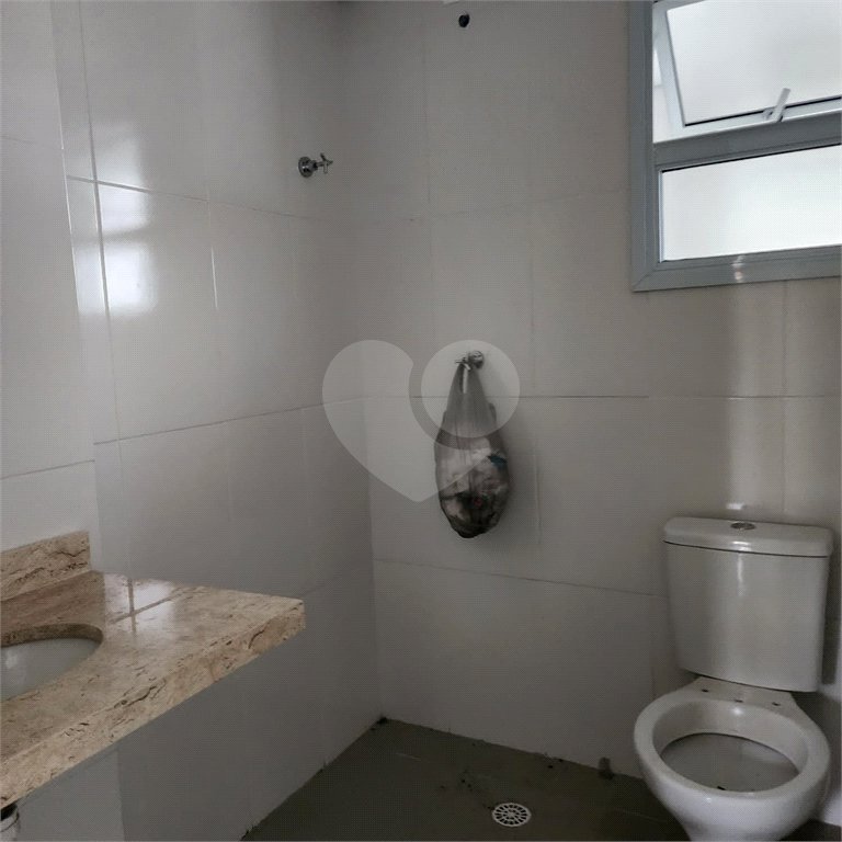 Casa à venda com 2 quartos, sendo 1 suíte, no condomínio Residencial Sanches, São Paulo - SP
