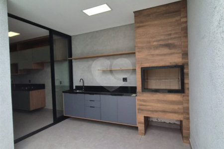 Casa à venda com 3 quartos, sendo 1 suíte, no condomínio Horto Florestal Villagio, Sorocaba - SP