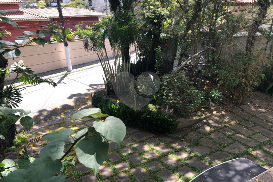 Sobrado à venda com 5 quartos, sendo 1 suíte,  em Jardim São Bento, São Paulo, SP