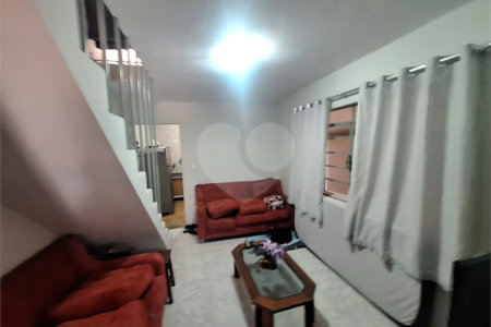 Sobrado à venda com 2 quartos em Vila Nivi, São Paulo, SP