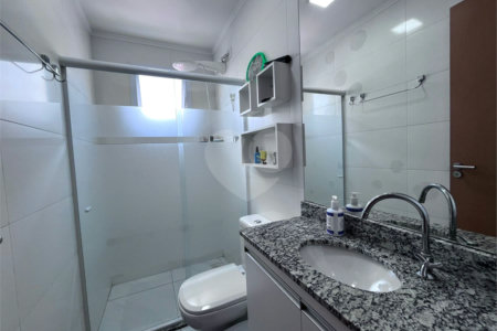 Apartamento à venda com 2 quartos, sendo 1 suíte, em Guilhermina, Praia Grande, SP