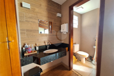 Casa à venda com 4 quartos, sendo 1 suíte, em Santa Cândida, Vinhedo, SP