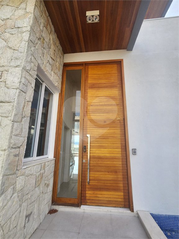 Casa à venda ou para alugar com 4 suítes no condomínio Residencial Jaguary, São José dos Campos - SP