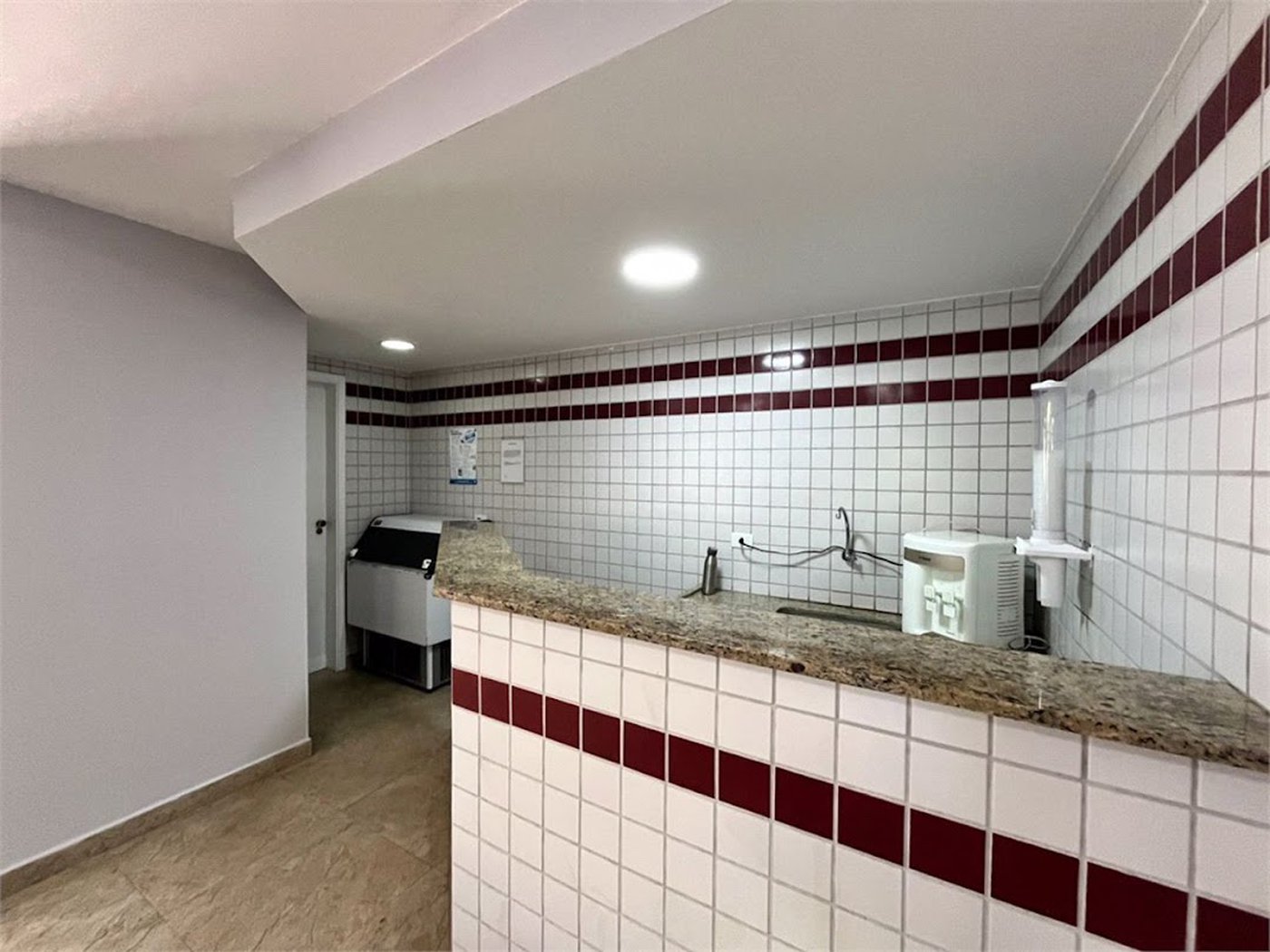 Apartamento Residencial à venda, Enseada, Guarujá - AP0868.