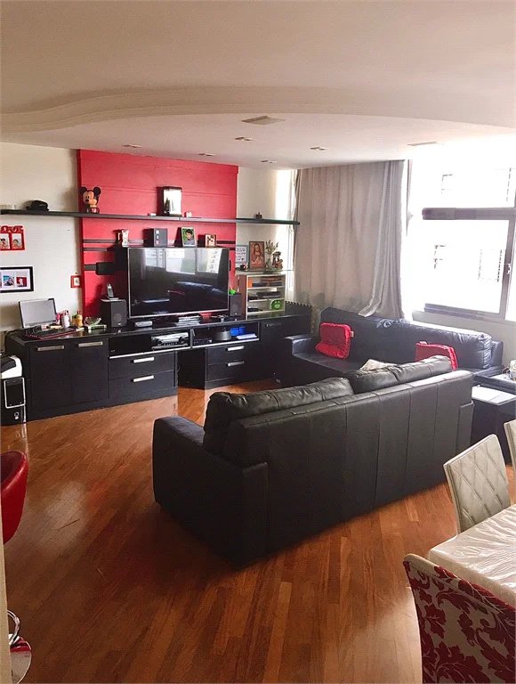 Apartamento à venda com 3 quartos, sendo 1 suíte, em Pinheiros, São Paulo, SP