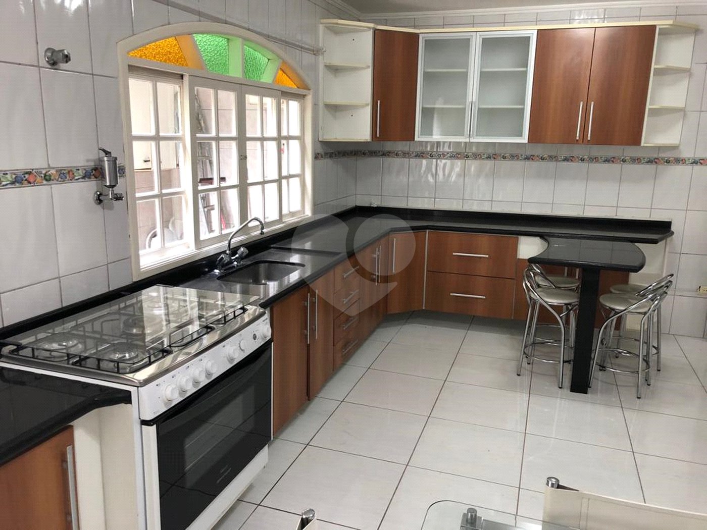 Casa à venda com 3 quartos, sendo 1 suíte, no condomínio Jardim das Pedras, São Paulo - SP