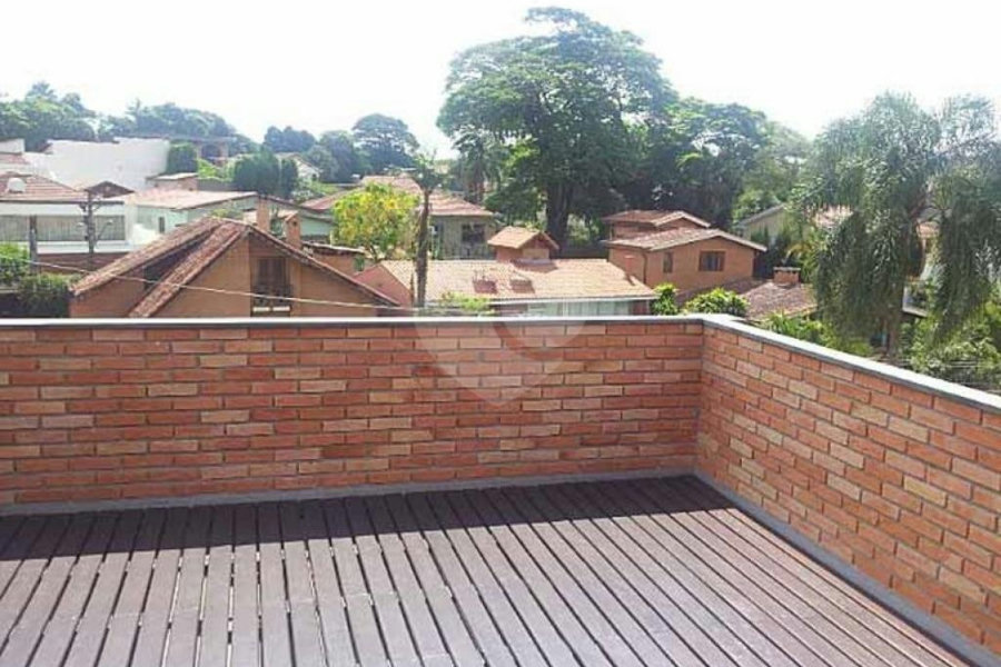 Sobrado à venda com 4 quartos, sendo 2 suítes, em Jardim Floresta, São Paulo, SP