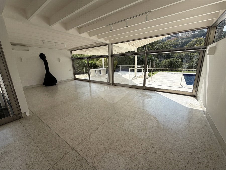 Casa à venda com 4 suítes em Residencial Tamboré, Barueri, SP