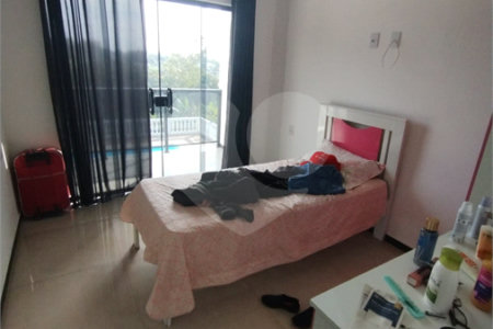 Chácara à venda com 4 quartos, sendo 1 suíte,  no Centro, Biritiba-mirim, SP