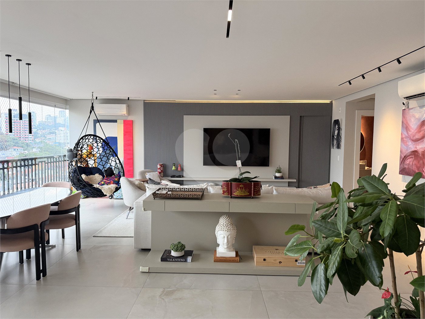 Apartamento à venda com 3 suítes em Vila Romana, São Paulo, SP