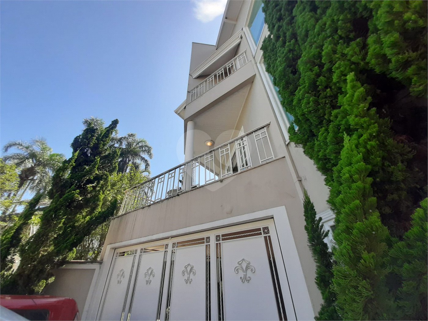 Casa à venda com 3 suítes no condomínio Chácara Francesa, São Paulo - SP