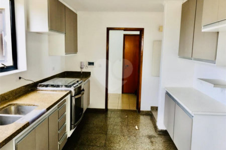 Apartamento à venda com 4 quartos, sendo 2 suítes, em Bosque da Saúde, São Paulo, SP