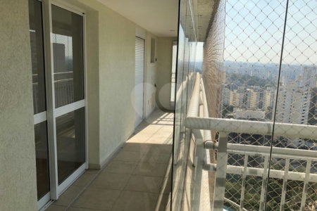 Apartamento à venda com 3 suítes em Vila Suzana, São Paulo, SP