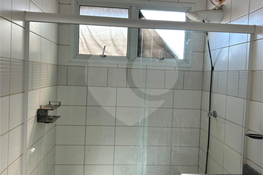 Casa à venda com 3 quartos, sendo 1 suíte,  no condomínio Village St. Louis, São Paulo - SP