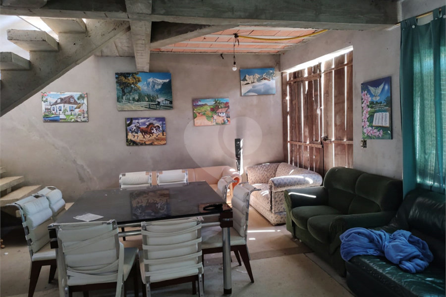 Sobrado à venda com 5 quartos, sendo 4 suítes, em Serra da Cantareira, Mairiporã, SP