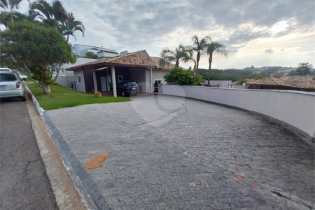 Casa Térrea Disponível para Locação e Venda no Condomínio Vilaggio Capriccio