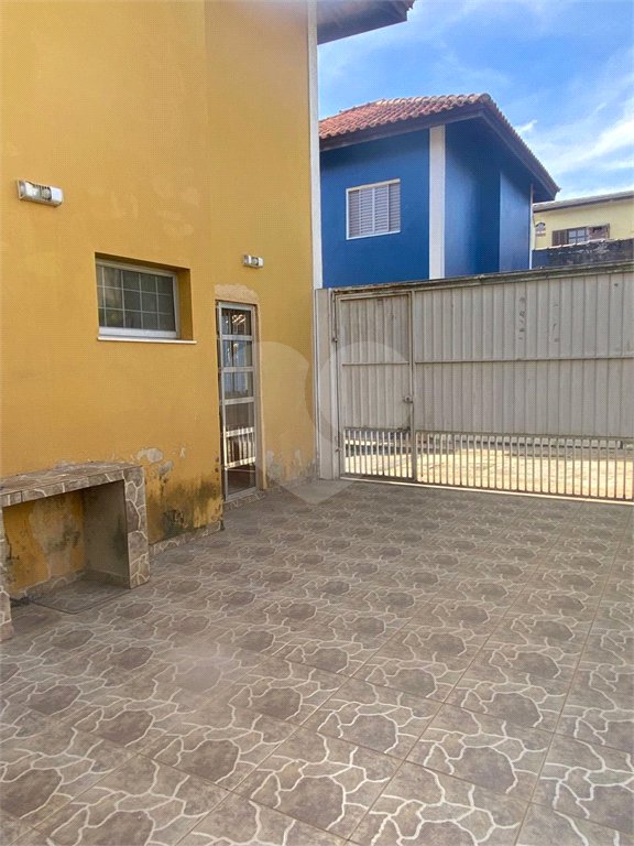 Casa à venda com 3 quartos, sendo 1 suíte,  em Vila Suissa, Mogi das Cruzes, SP