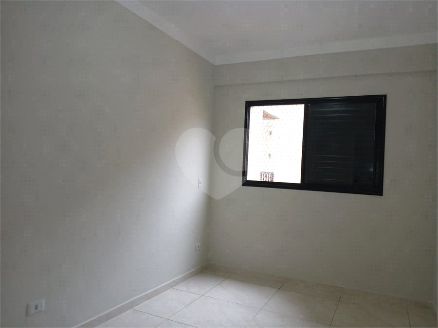 Apartamento para alugar com 2 quartos, sendo 1 suíte, em Jardim Carambeí, São Roque, SP
