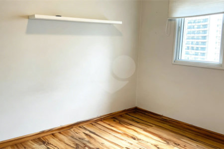 Apartamento à venda com 3 quartos, sendo 1 suíte,  em Alto da Boa Vista, São Paulo, SP