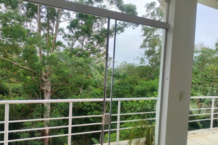 Casa à venda com 3 quartos, sendo 1 suíte, no condomínio Clube Florada Suzano, Suzano - SP