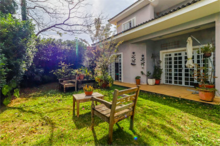 Sobrado à venda ou para alugar com 4 quartos, sendo 3 suítes, em Vila Madalena, São Paulo, SP