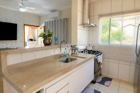 Casa à venda com 3 quartos, sendo 1 suíte, em Jardim dos Ipes, Três Lagoas, MS
