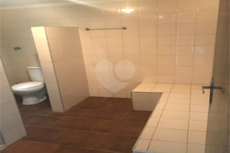 Casa à venda com 5 quartos, sendo 3 suítes, no condomínio Recanto das Flores, Indaiatuba - SP