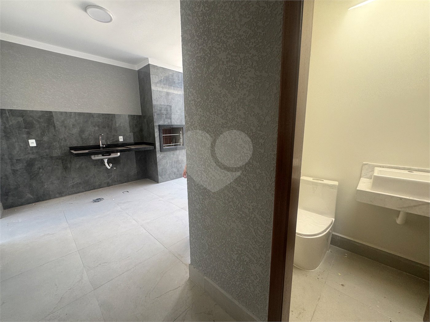 Casa à venda com 3 quartos, sendo 1 suíte, no condomínio Residencial Villagio Wanel, Sorocaba - SP