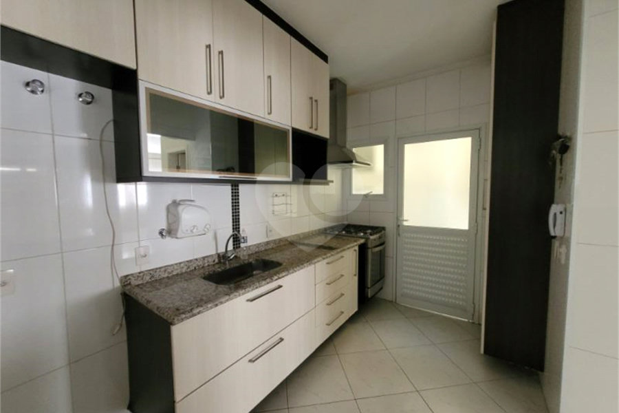 Casa à venda com 3 quartos, sendo 1 suíte, no condomínio Maximus I, São Paulo - SP